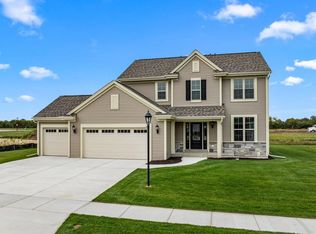 2696 Mapleton Ave, East Troy, WI 53120