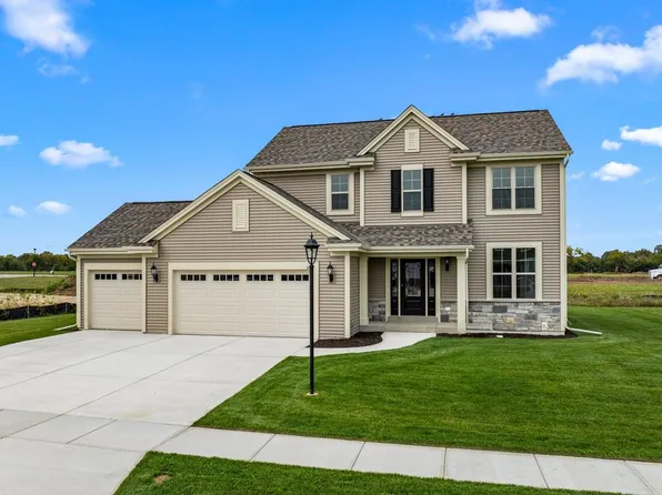 2696 Mapleton AVENUE, East Troy, WI 53120