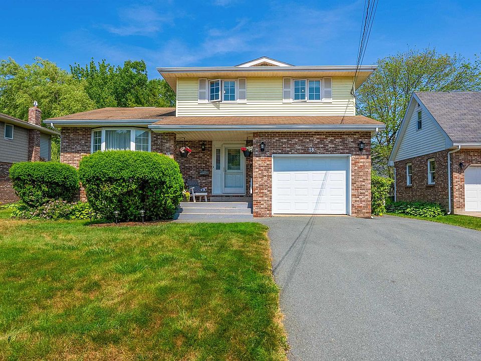 1st image of 18 Flagstone Dr
