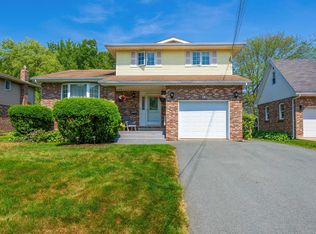 18 Flagstone Dr, Halifax, NS B2V 1Z8