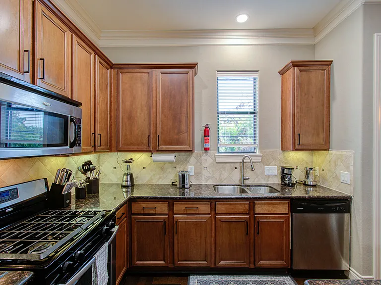 4001 Dallas St #A — Photo 11