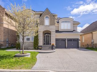 19 Eaglesprings Cres, Brampton, ON L6P 2V8