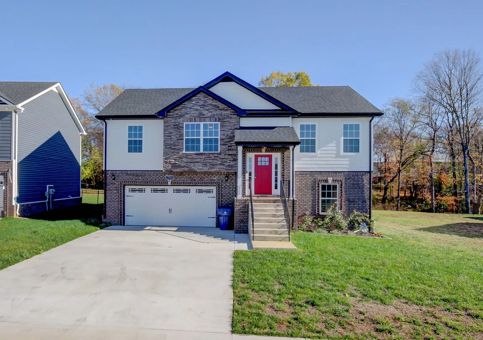 Pet Friendly Four Bedroom with Basement! — Photo 1