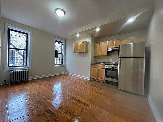 2nd image of 141 W 139th St #B54