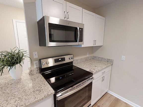 2nd image of 1150 E 51st St #3B