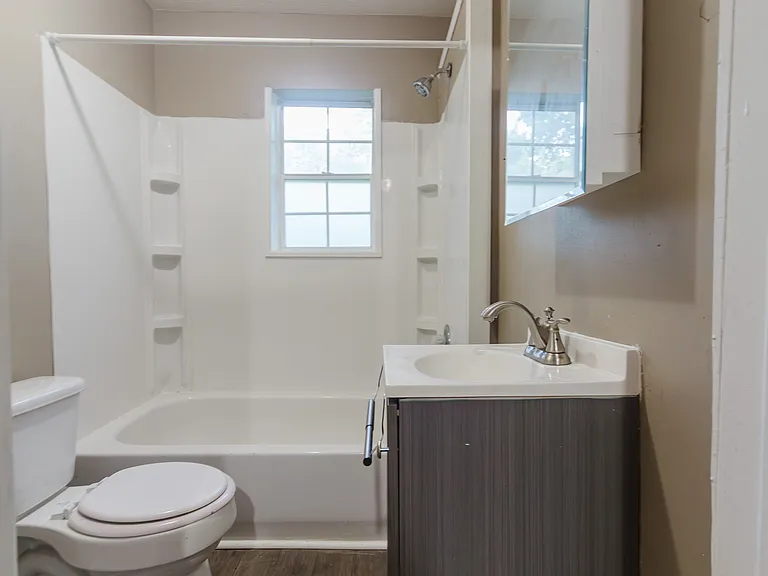 1103 N Keystone Ave — Photo 9