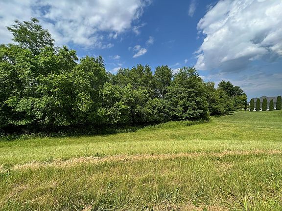 4th image of 25 Highland Ct