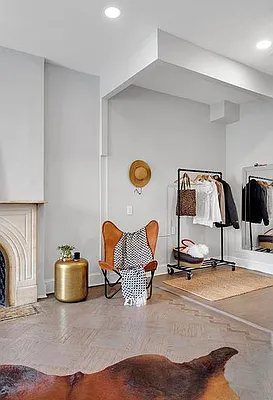 Sold by Compass | media 7