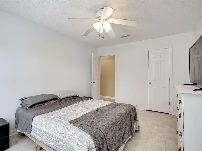 3003 Creek View Ct — Photo 31