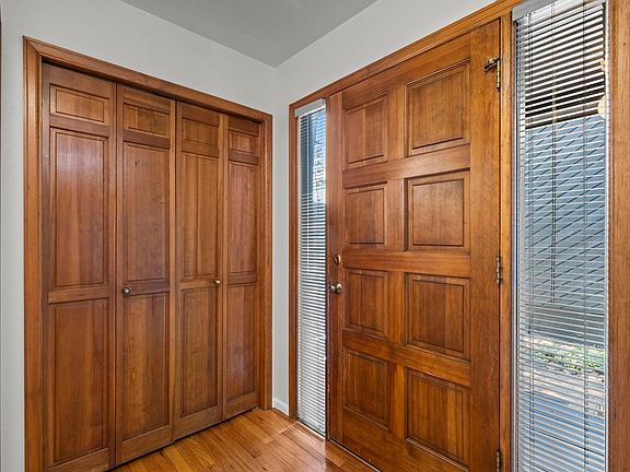 3rd image of 3056 Edison Ct