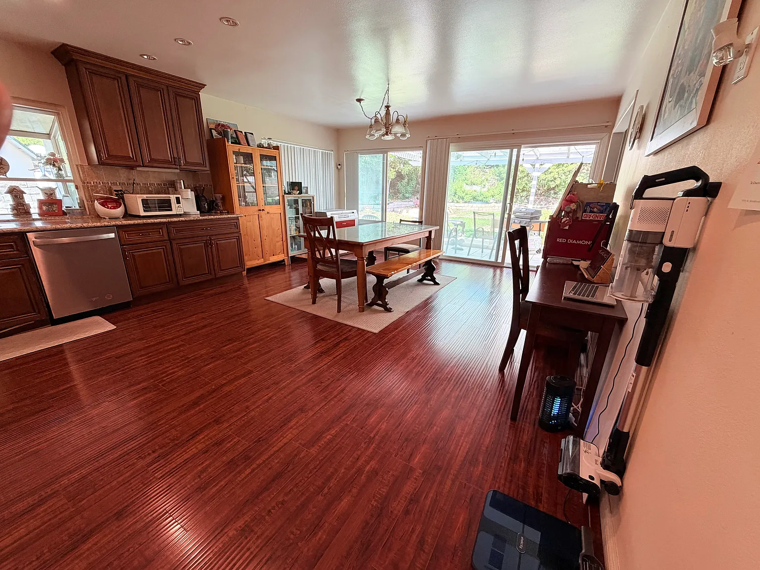 3 bed, 1490 sqft, $4,250 — Photo 3