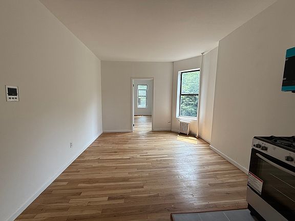 5th image of 428 W 48th St #3WR