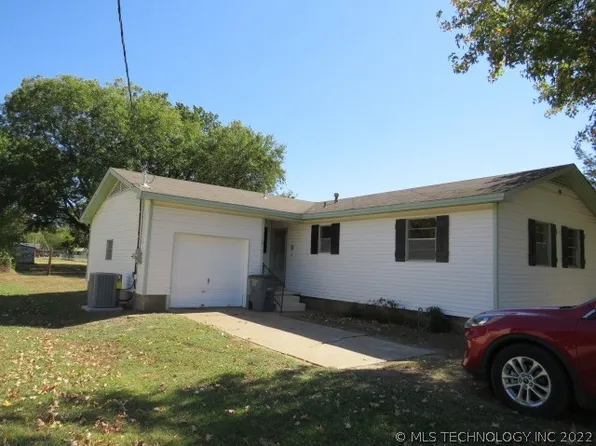 705 S State St, Wagoner, OK 74467