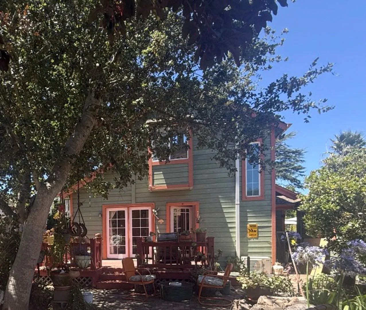 Brand New Upstairs 1 Bedroom ADU with Private Entrance & Backyard Access — Photo 3