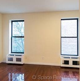 5th image of 820 Washington Ave APT 4A