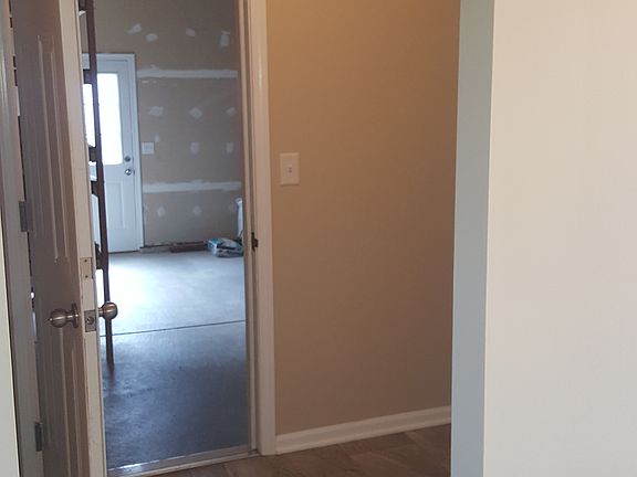 4th image of 22 Morris Cres