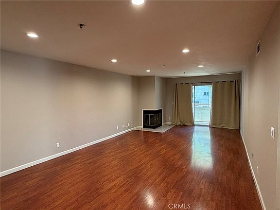 5th image of 625 E Del Mar Blvd APT 208