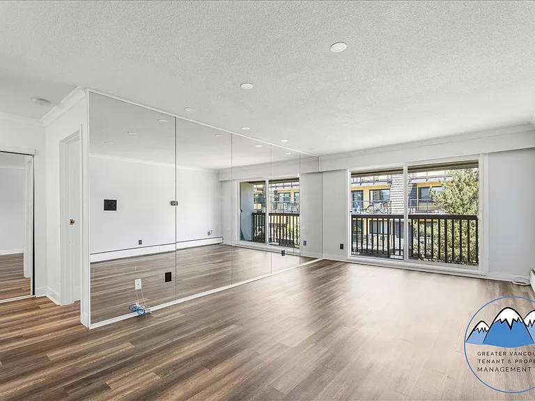 270 3rd St W — Photo 9
