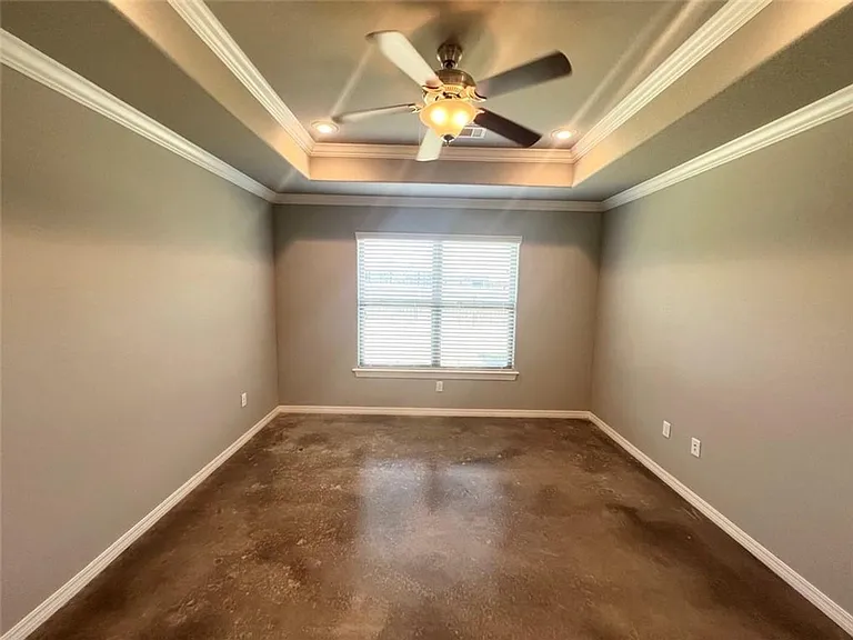 211 Genoa Way — Photo 14