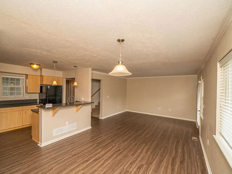 Lynbrook Apartments and Townhomes — Photo 86