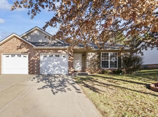714 Carol Ann Dr #957, O'Fallon, IL