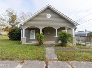 512 9th St, Etowah, TN 37331