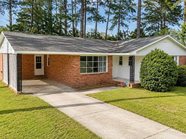 6350 Rannock Dr, Fayetteville, NC 28304