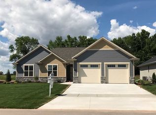 2920 Villa Way, Menasha, WI 54952