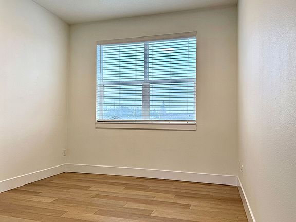 4th image of 6603 NE 137th Ave #12