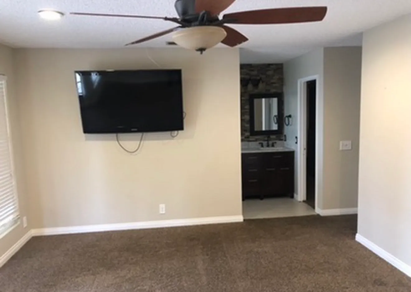 1671 W Knapp Dr — Photo 3