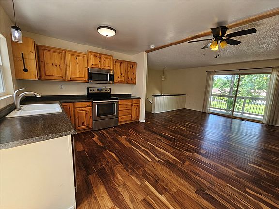 5th image of 417 River Dr