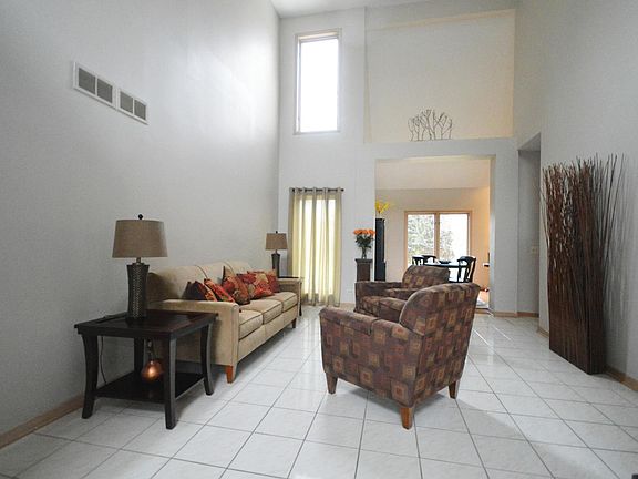 4th image of 4952 Westhill Cir