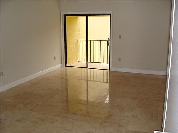 4th image of 2535 NE 135th St
