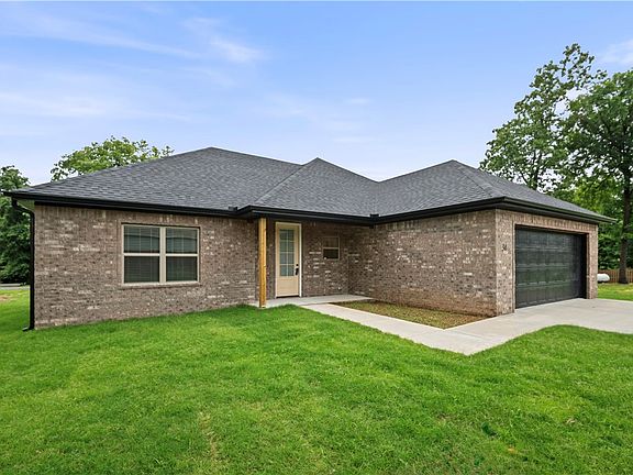 2nd image of 34 Lockhart Dr