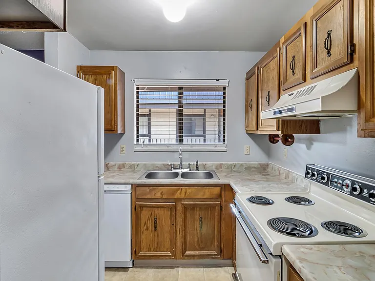 3233 Lakeside Dr #303 — Photo 15