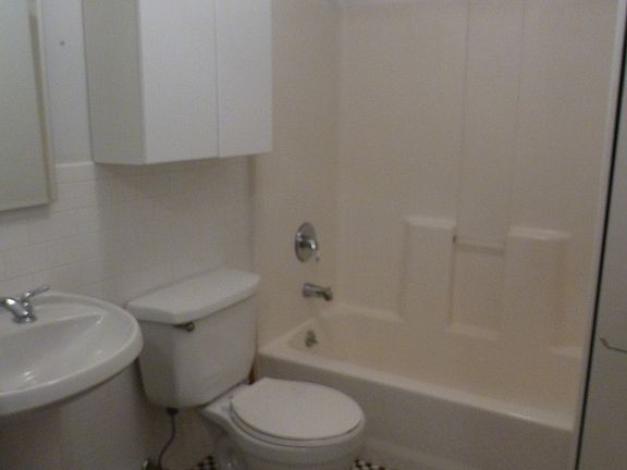 5th image of 192 Meserole St APT 13