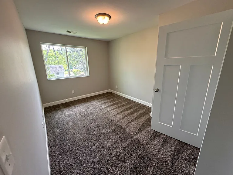 392 Armstrong St #A — Photo 15
