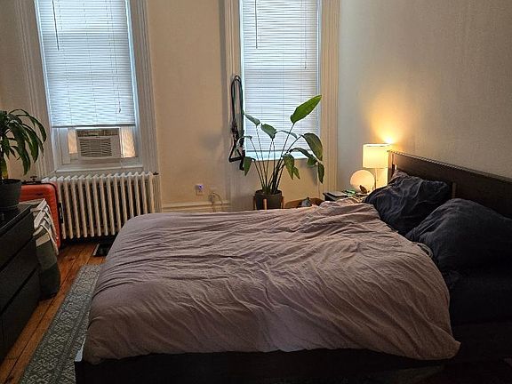 4th image of 908 Willow Ave #4