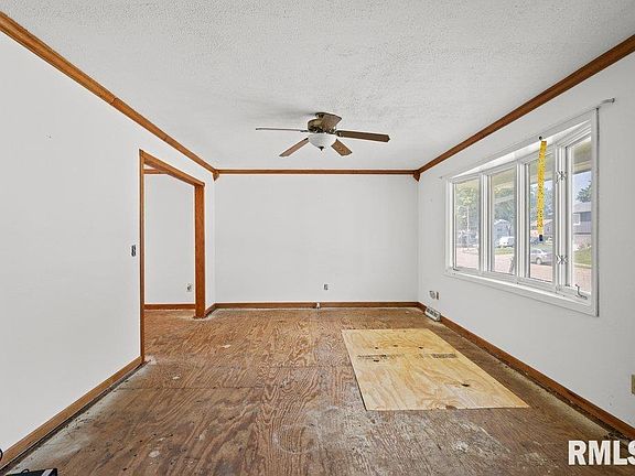 5th image of 2617 W 58th St