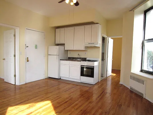 Rented by Bohemia Realty Group | media 20