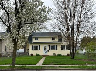 1812 Easy St, Waukesha, WI 53188