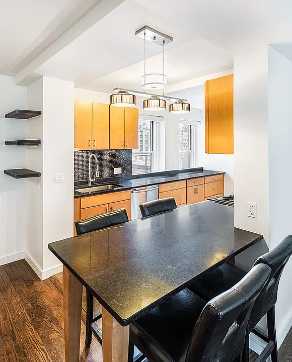 1st image of 433 W 34th St APT 10G