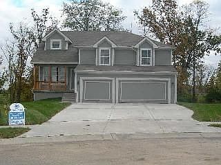 5th image of 8751 N Chatham Ave