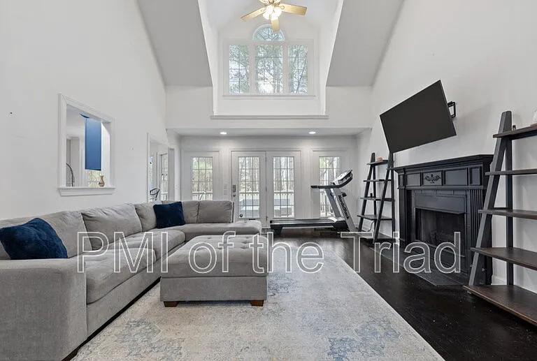 2766 Briaroak Dr — Photo 8