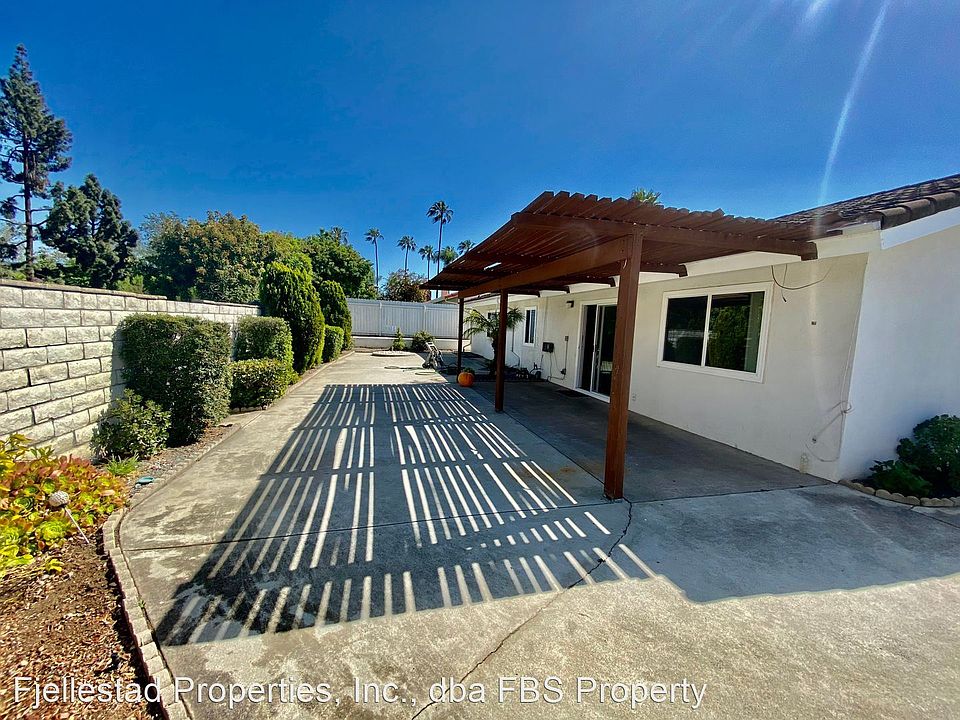 1st image of 17061 Montura Dr