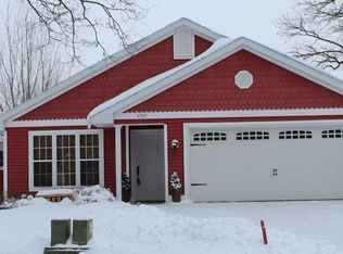 1727 N Cottage Row Rd, Cedar Falls, IA 50613