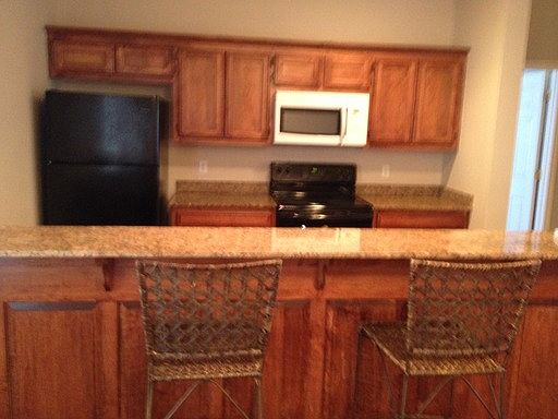 4th image of 3104 SW Deerfield Blvd Unit 2