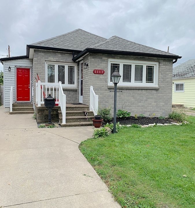 1st image of 1117 Prado Pl