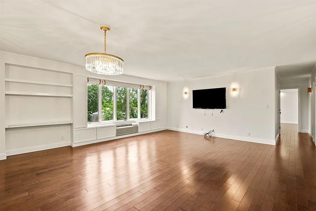 2 bed, 2.0 bath, 1180 sqft, $4,995 — Photo 1