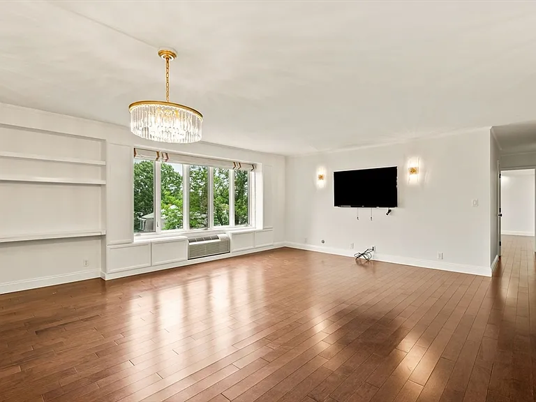 19 Chauncy St #4B — Photo 1